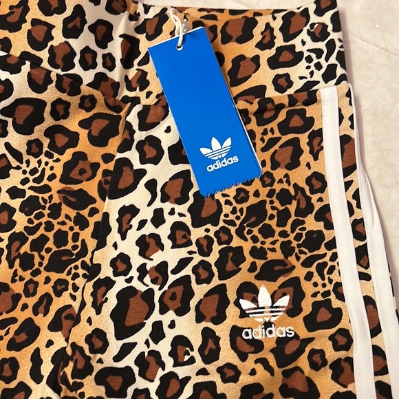 ⚡️LastOne⚡️Adidas originals leopard cheetah sweatshirt & tight legging set - Picture 5 of 5